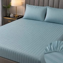 Cearceaf de pat  cu elastic , pentru  saltea de  2  persoane,   200  x 200 cm ,   damasc turcoaz, in cutie de carton eleganta