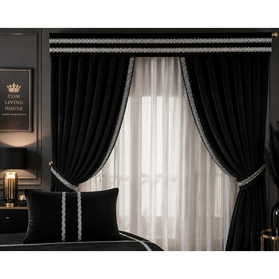 Set 2 fete de perna decorative 45 x 45 cm ,catifea neagra cu accesoriu argintiu