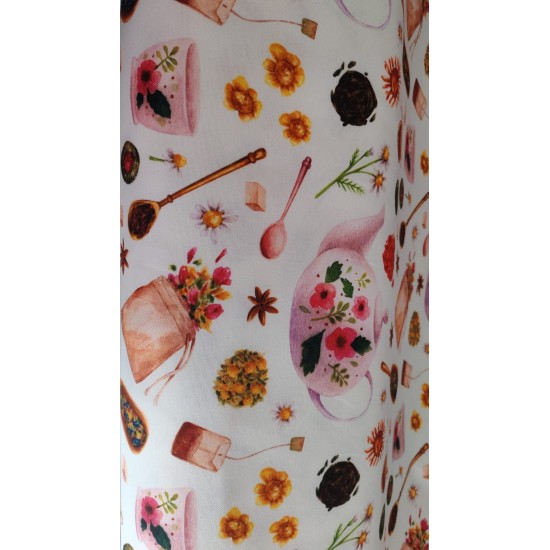 Fata de masa  cu model , bumbac impermeabil , 160 x 160  cm , ideala pentru 4-6 persoane , antimurdarire 