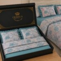 QueenA  Aria Turquoise  3 D   in cutie de carton neagra , eleganta