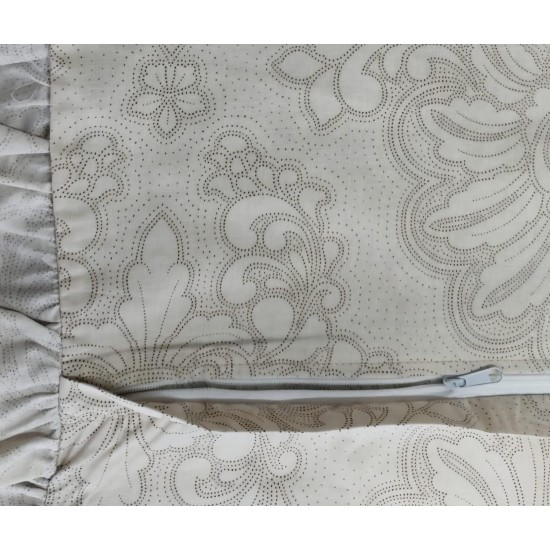 QueenA  Aria  IVORY  in cutie de carton neagra , eleganta